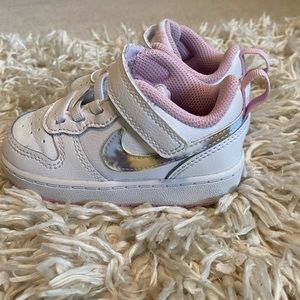 Toddler Nike size 6 rainbow 🌈